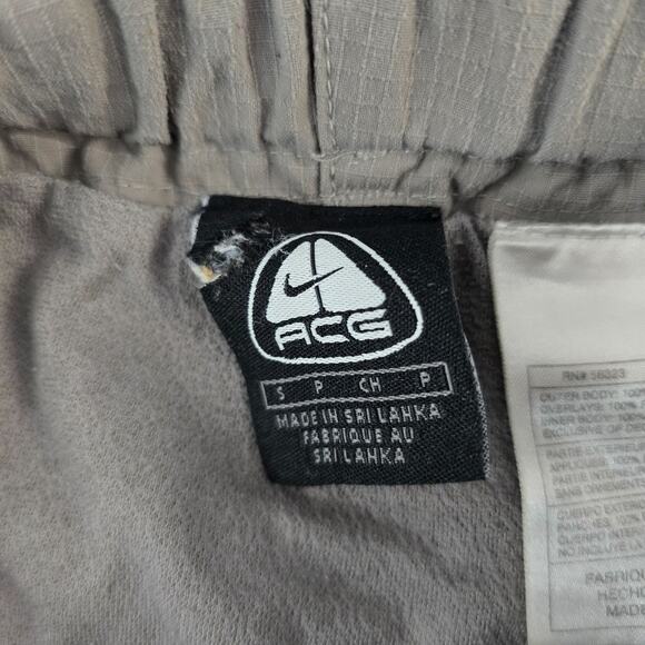 VTG Nike ACG Men's Ripstop Trail Cargo Shorts Gray‎ Mesh Pockets Size Small 5988 - Picture 9 of 12